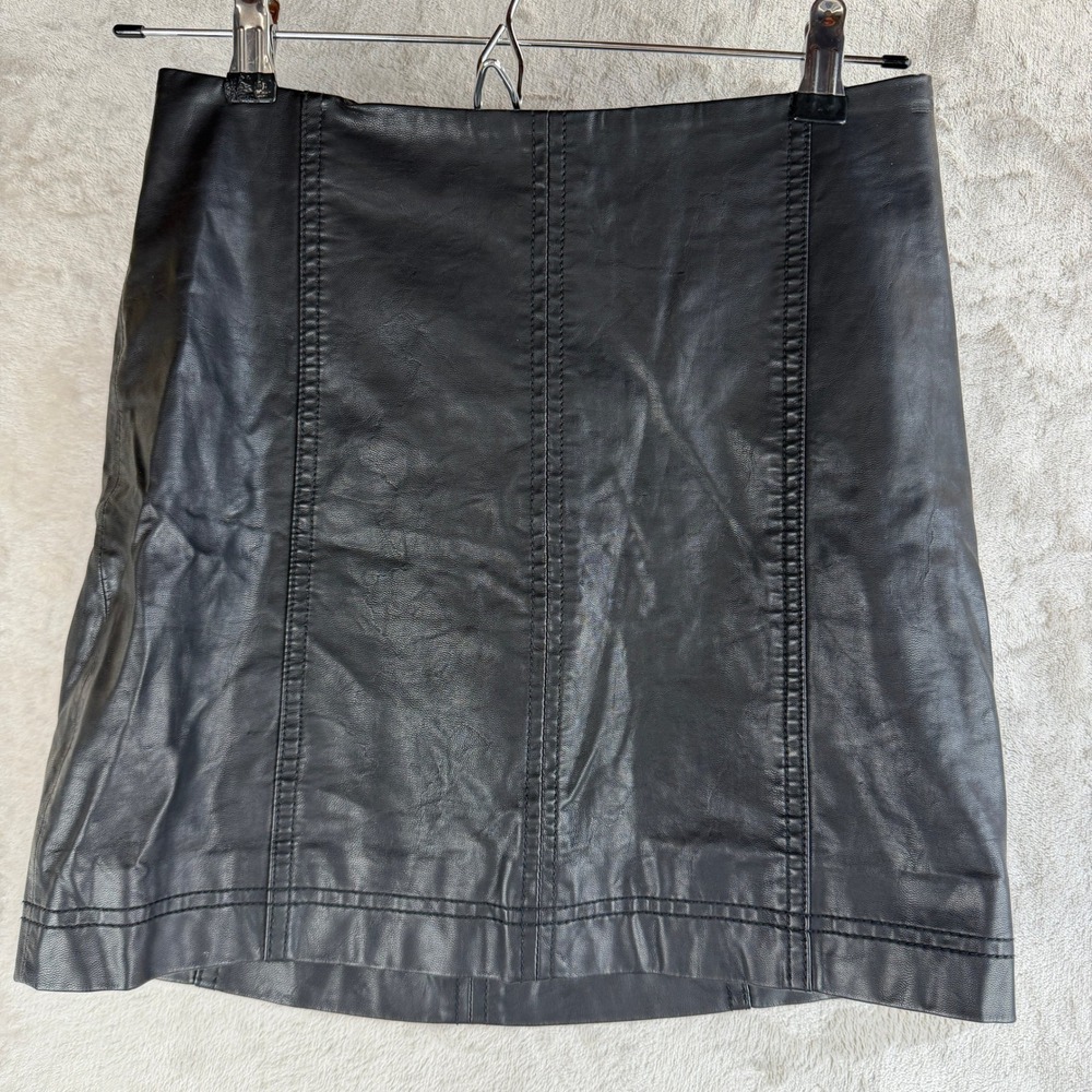 Free People Black Vegan Leather Mini Skirt Size 2 Seam Detail Back Zip